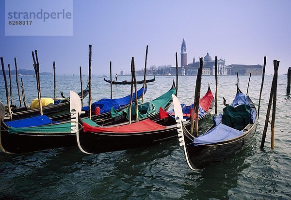 Dock  Nostalgie  Ansicht  Gondel  Gondola  Venetien  Markusplatz  Italien  Venedig