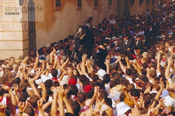 zwischen  inmitten  mitten  Reiter  Festival  Zucht  Menorca  Spanien