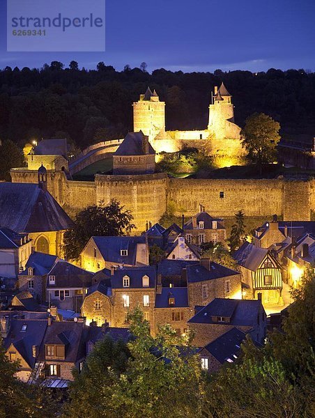 Frankreich  Europa  Palast  Schloß  Schlösser  Nacht  Stadt  Bretagne  alt