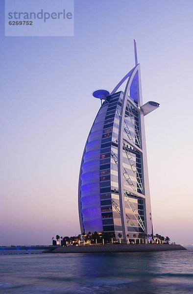 Vereinigte Arabische Emirate  VAE  Sonnenuntergang  Naher Osten  Burj Al Arab Hotel  Dubai