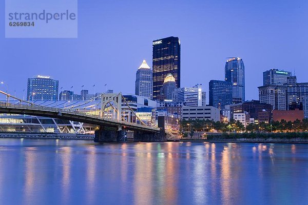 Vereinigte Staaten von Amerika  USA  Skyline  Skylines  Fluss  Nordamerika  Pennsylvania  Pittsburgh