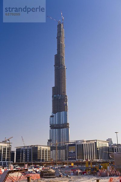 Städtisches Motiv  Städtische Motive  Straßenszene  Straßenszene  bauen  Vereinigte Arabische Emirate  VAE  Gebäude  Entwicklung  sprechen  Naher Osten  Mittelstück  hoch  oben  Innenstadt  Dubai