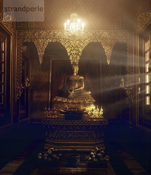 Bangkok  Hauptstadt  Fotografie  Verletzung der Privatsphäre  Museum  innerhalb  Südostasien  Asien  Buddha  Kapelle  Prasat  Sukhothai  Thailand