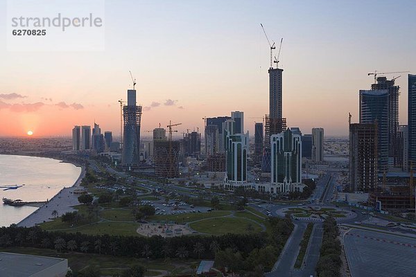 Skyline  Skylines  Finanzen  Mittelpunkt  Naher Osten  Ortsteil  Doha  neu