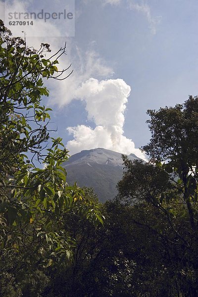 aufwärts  Aktion  Rauch  Bedrohung  Stadt  Vulkan  Urlaub  nähern  Krater  Ecuador  Südamerika