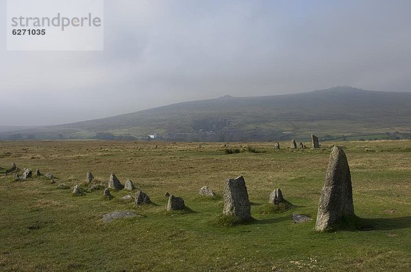 entfernt  Europa  Stein  Großbritannien  Tür  Mittelpunkt  groß  großes  großer  große  großen  Reihe  Devon  England  Prägestempel