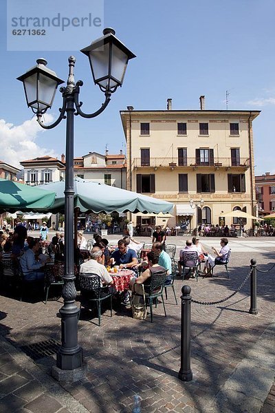 Piazza and cafe  Menaggio  Lake Como  Lombardy  Italy  Europe