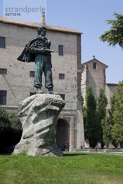 Europa  Monument  Emilia-Romangna  Palast  Schloß  Schlösser  Italien  Parma