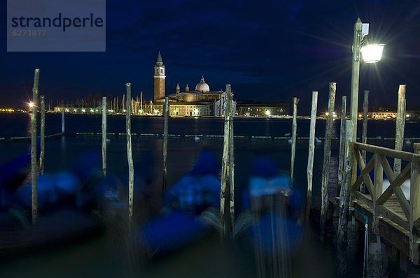 hinter  Europa  Gondel  Gondola  UNESCO-Welterbe  Venetien  Langensee  Lago Maggiore  Abenddämmerung  Italien  Lagune  Venedig