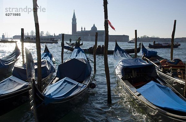 Europa  Winter  Morgen  Gondel  Gondola  UNESCO-Welterbe  Venetien  Italien  Lagune  Venedig