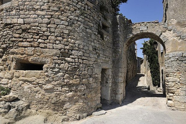 Mittelalter  Frankreich  Europa  Stadt  Dorf  Eingang  Sehenswürdigkeit  Provence - Alpes-Cote d Azur  Lacoste  alt