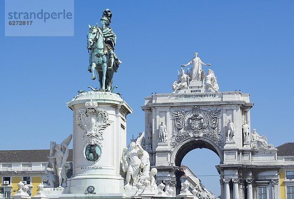 Statue von Dom Jose i.  Praca do Comercio  Lissabon  Portugal  Europa