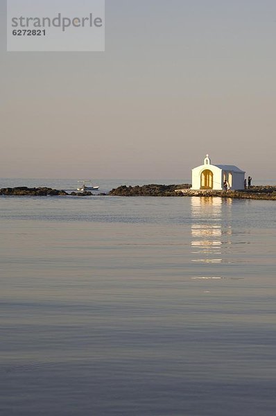 nahe  Europa  waschen  klein  weiß  Kirche  Dorf  Kai  Kreta  Ende  Griechenland