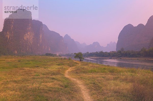 Weg  Fluss  vorwärts  China  Asien  Wanderweg