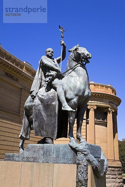 Außenaufnahme Kunst Galerie Statue Krieg Pazifischer Ozean Pazifik Stiller Ozean Großer Ozean Opfergaben neu