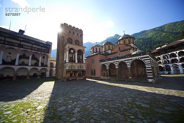 Europa  Kirche  UNESCO-Welterbe  Krippenfigur  Bulgarien  Innenhof  Hof