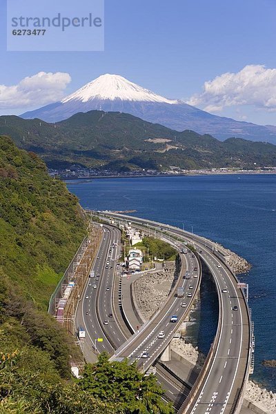 über  rennen  Küste  Pazifischer Ozean  Pazifik  Stiller Ozean  Großer Ozean  Ansicht  Erhöhte Ansicht  Aufsicht  vorwärts  Berg  heben  Autobahn  bedecken  Fuji  Asien  Chubu  Japan  Schnee