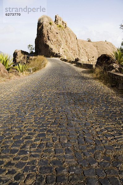 Gepflasterten Straße auf Weg zum Ribiera Grande aus Porto Novo  Santo Antao  Kapverdische Inseln  Afrika
