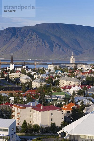 Reykjavik Hauptstadt Hafen Gebäude Großstadt bunt Kirche Ansicht Island Perlan