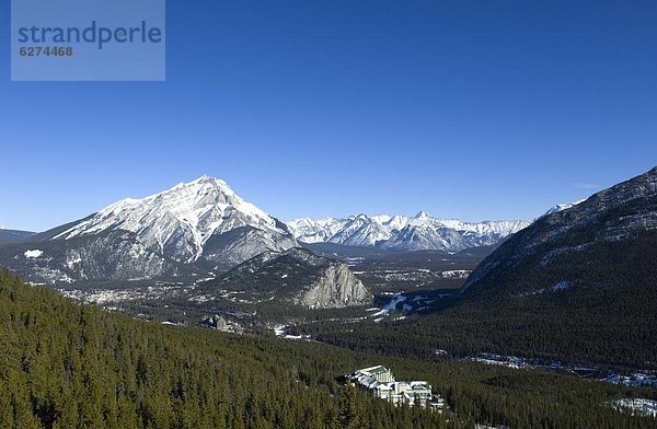 Berg  Felsen  Tal  hoch  oben  Nordamerika  umgeben  Ansicht  Unterricht  Banff Nationalpark  UNESCO-Welterbe  Alberta  Banff  Kanada