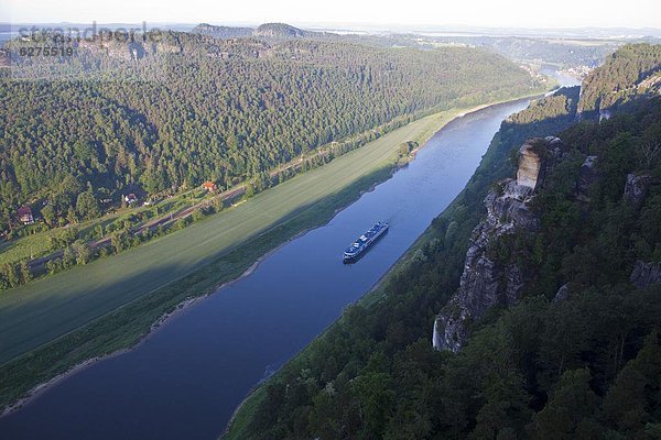 Europa  Morgen  über  Fluss  früh  Ansicht  Sächsische Schweiz  Deutschland  Sachsen
