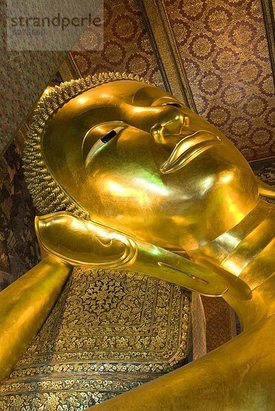 Bangkok  Hauptstadt  liegend  liegen  liegt  liegendes  liegender  liegende  daliegen  Südostasien  Asien  Buddha  zurücklehnen  Thailand