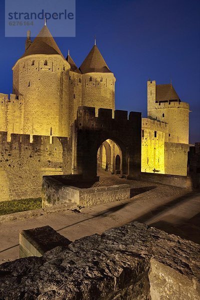 Mittelalter Frankreich Europa Eingang Großstadt Schloßturm UNESCO-Welterbe Carcassonne Languedoc-Roussillon