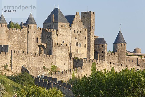 Mittelalter Frankreich Europa Abend Beleuchtung Licht Großstadt UNESCO-Welterbe Carcassonne Languedoc-Roussillon