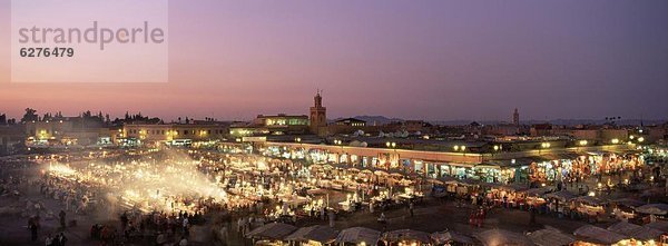 Nordafrika  Afrika  Abenddämmerung  Marokko  Platz