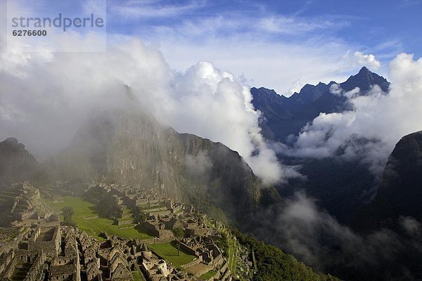 Morgen  Beleuchtung  Licht  Großstadt  Ruine  Ruinenstadt Machu Picchu  UNESCO-Welterbe  Inka  Peru  Südamerika