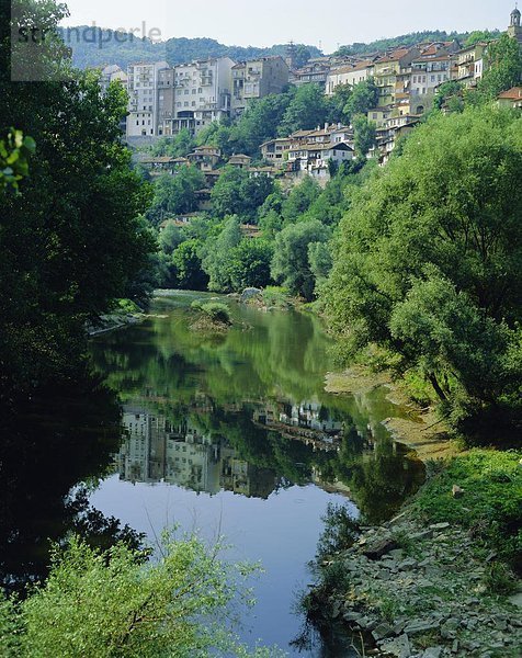 hinter  Hügel  Großstadt  Fluss  Seitenansicht  Bulgarien