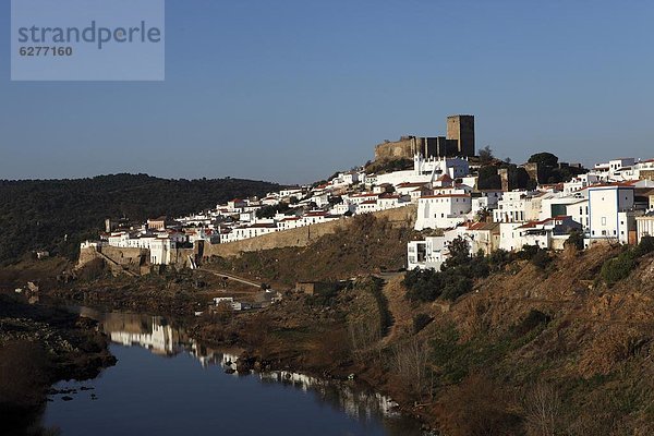Mittelalter  Europa  Wand  Großstadt  Geschichte  lang  langes  langer  lange  Islam  Alentejo  Jahrhundert  Portugal