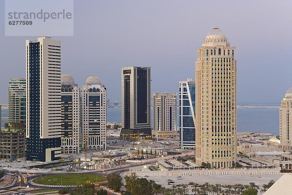 Skyline  Skylines  Finanzen  Mittelpunkt  Naher Osten  Ortsteil  Doha  neu