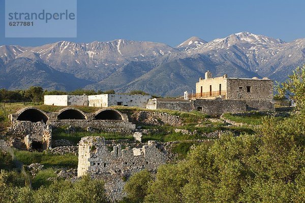 Europa  Berg  weiß  Kreta  Griechenland  Griechische Inseln  Kloster