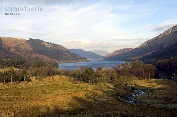 Europa  Großbritannien  aufwärts  Fernverkehrsstraße  See  Cumbria  England  Stausee