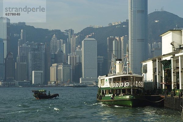 sternförmig  klein  Boot  Fähre  angeln  China  Asien  Hongkong