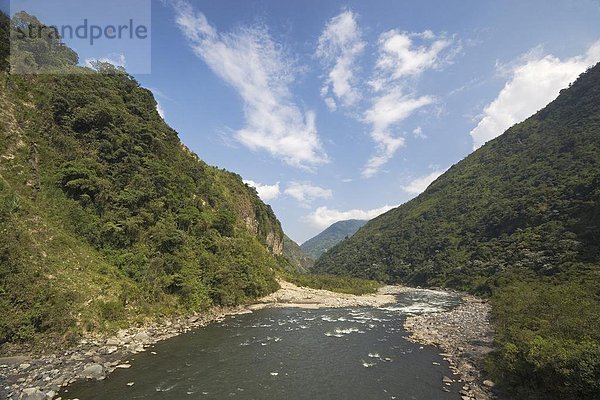 fließen  Fluss  Anden  Ecuador  Südamerika