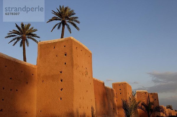 Nordafrika Wand Großstadt Afrika Marrakesch Marokko alt