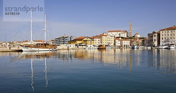 Hafen  Europa  sehen  über  Kirche  Quadrat  Quadrate  quadratisch  quadratisches  quadratischer  Piran  Slowenien