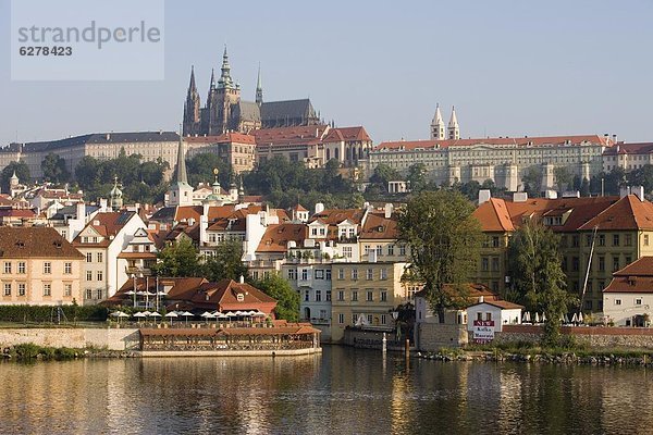 Prag  Hauptstadt  Europa  Fluss  Tschechische Republik  Tschechien  Moldau  Altstadt  UNESCO-Welterbe