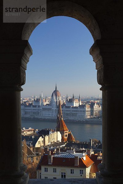 Budapest  Hauptstadt  Europa  Fluss  Parlamentsgebäude  Brücke  Donau  UNESCO-Welterbe  Bastion  Ungarn