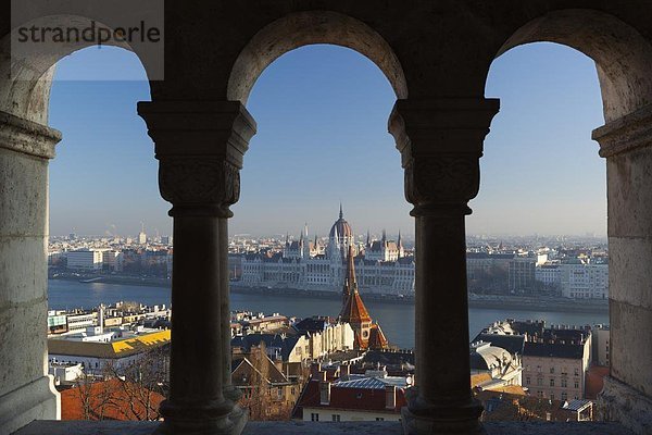 Budapest  Hauptstadt  Europa  Fluss  Parlamentsgebäude  Brücke  Donau  UNESCO-Welterbe  Bastion  Ungarn