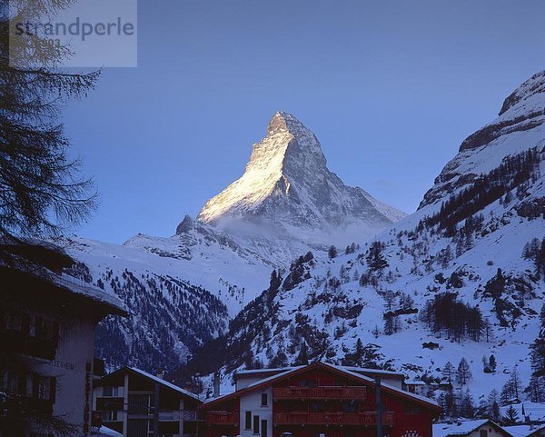 Europa  Berg  Stadt  Matterhorn  Westalpen  Schweiz  Zermatt
