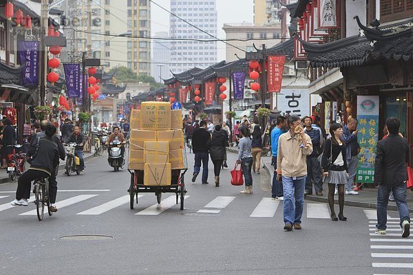 Straße  Fußgänger  China  Asien  alt  Shanghai  Straßenverkehr