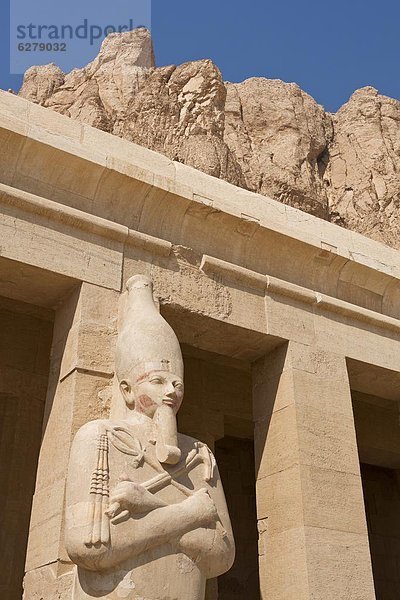 Nordafrika  Portikus  Statue  Königin  UNESCO-Welterbe  Afrika  Ägypten