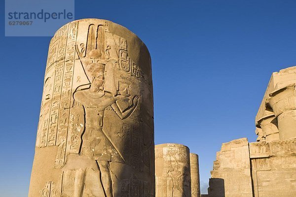 Nordafrika  Säule  streichen  streicht  streichend  anstreichen  anstreichend  Afrika  Ägypten