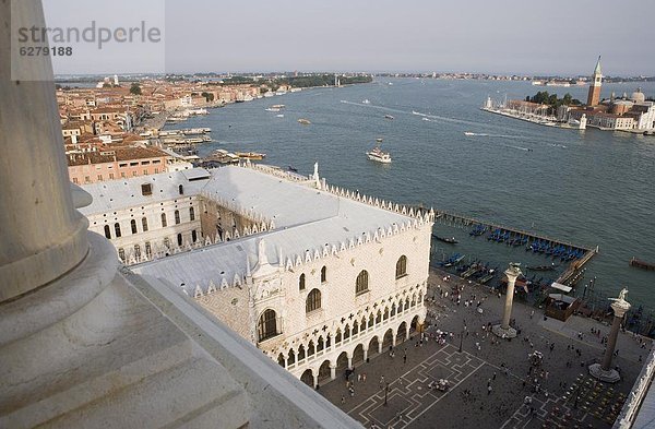 Europa  Palast  Schloß  Schlösser  Ansicht  Kirchturm  UNESCO-Welterbe  Venetien  Canale Grande  Italien  San Giorgio Maggiore  Venedig