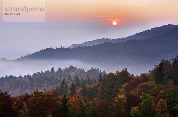 Ljubljana  Hauptstadt  Europa  über  Sonnenaufgang  Dunst  Herbst  Slowenien