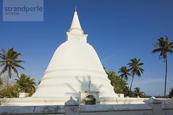 klein  Ignoranz  fünfstöckig  Buddhismus  Asien  Sri Lanka  Stupa