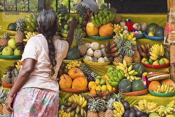 Frucht  Stadt  Heiligkeit  verkaufen  Opfergaben  Asien  Kataragama  Wallfahrt  Sri Lanka